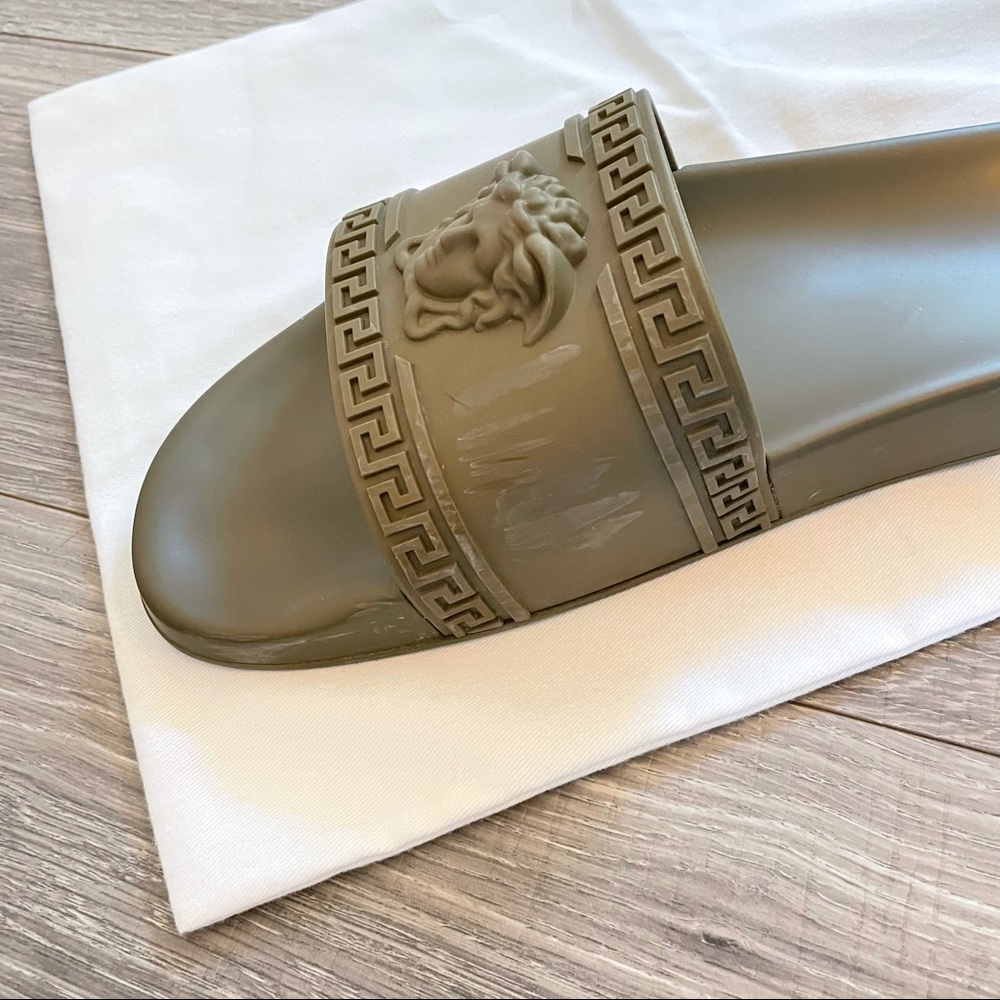 Men’s Versace Slides - Picture 7 of 7